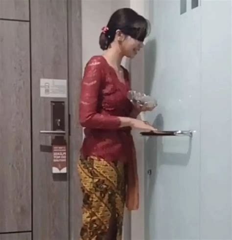 sek kebaya merah|Kronologi Video Seks Kebaya Merah: Viral, Hotel Terlacak